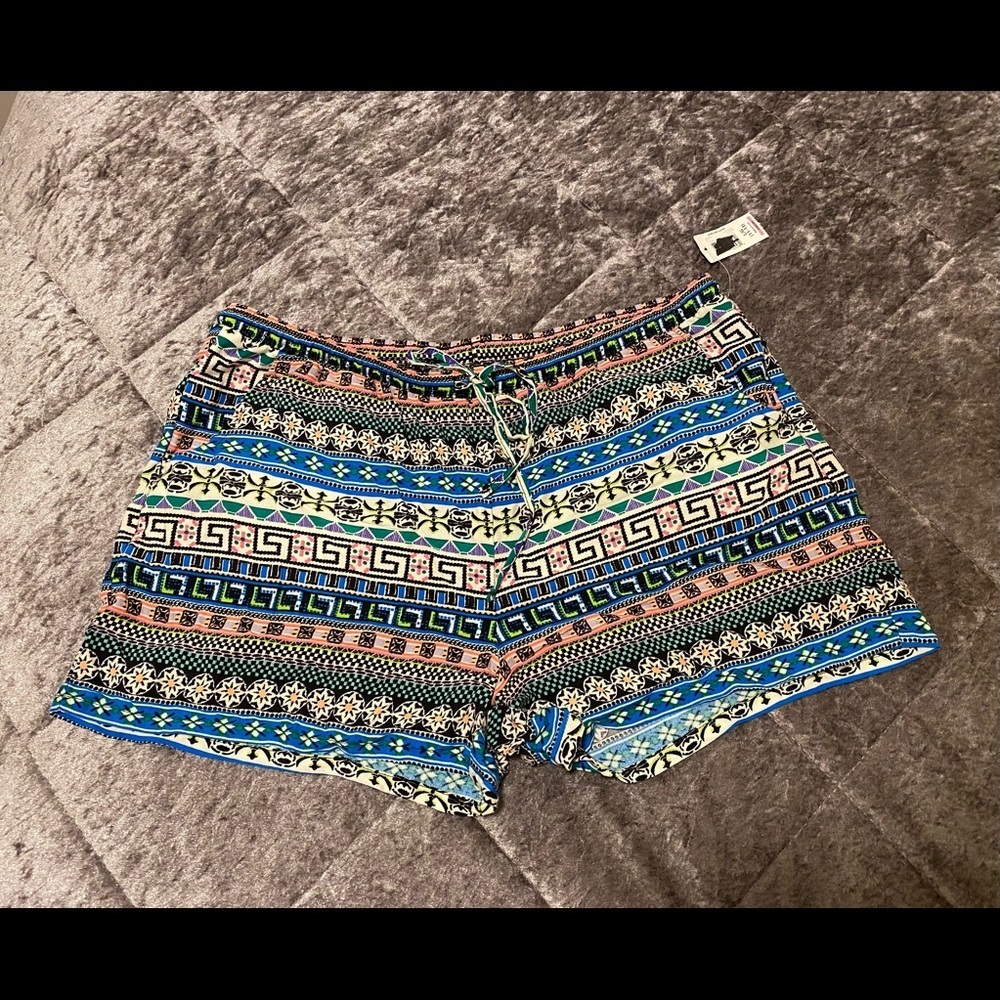 NO BOUNDARIES / juniors shorts size L/ G
